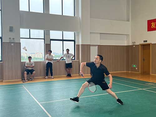 上海創(chuàng)力集團成功舉辦2023年重固鎮(zhèn)職工羽毛球比賽(圖4)