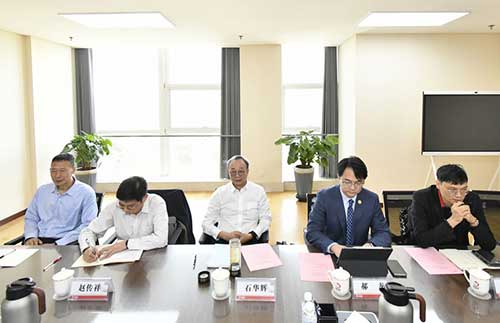 上海創(chuàng)力集團(tuán)創(chuàng)始人石華輝一行赴冀中能源集團(tuán)走訪交流(圖2) 上海創(chuàng)力集團(tuán)創(chuàng)始人石華輝一行赴冀中能源集團(tuán)走訪交流(圖2)