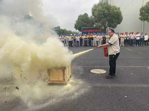 “人人講安全、個(gè)個(gè)會(huì)應(yīng)急”——上海創(chuàng)力集團(tuán)開展“安全月”消防演習(xí)活動(dòng)(圖4)